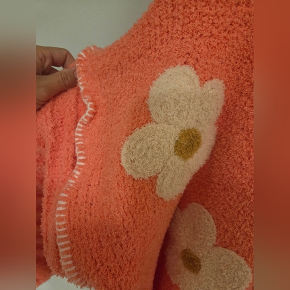 POL Berber Knit Sweater with Flower Print in Coral - Picture 6 of 7